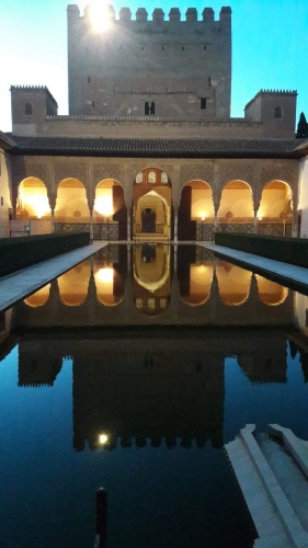 Visita nocturna a la Alhambra con recital de poemas árabes